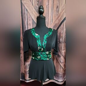 Speechless Women's V-Neck Short Sleeve Wide Band Tie Back Style Top Size…